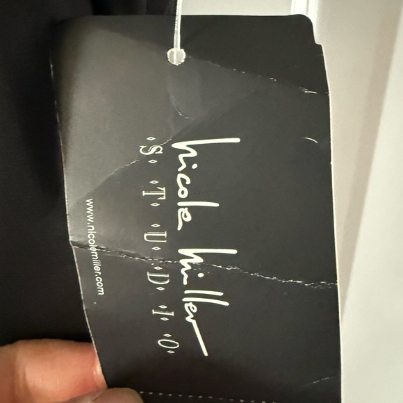 Nicole Miller Elegant Black Attire - Picture 6 of 6